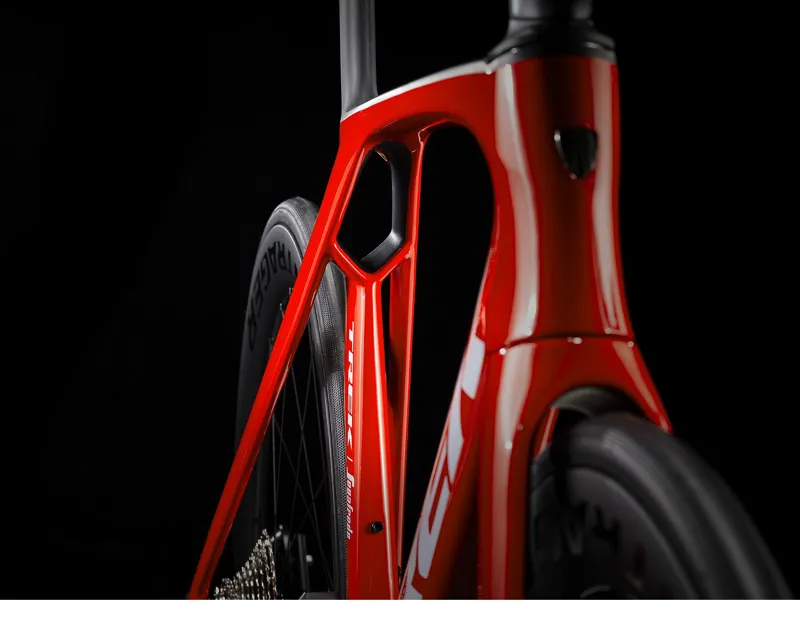 Trek Madone SLR 6 Road Race Bike in Viper Red-6